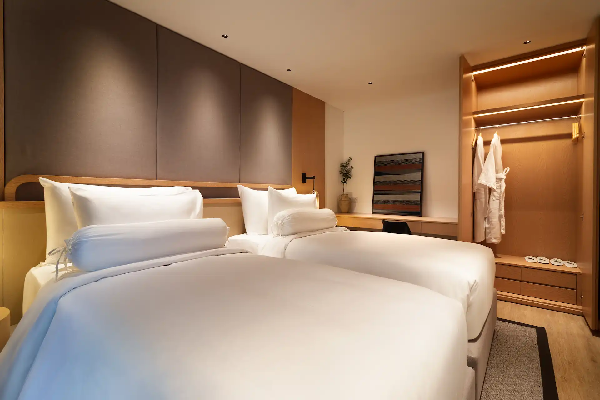 Photo 2 - 2nd Bedroom